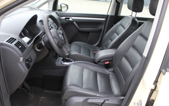 Volkswagen Touran cena 25700 przebieg: 455600, rok produkcji 2016 z Orzesze małe 211